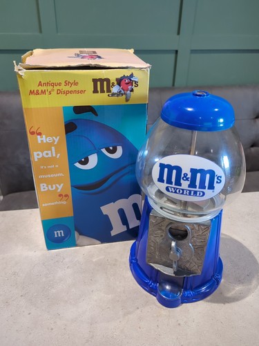 Antique style s world - m&m,