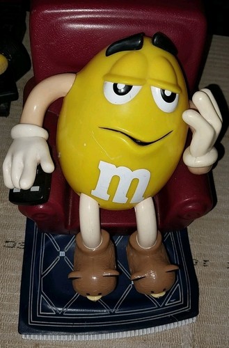 Yellow guy recliner - m&m,